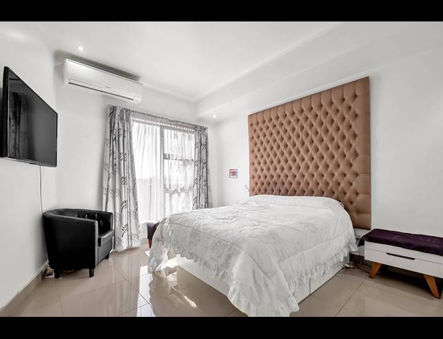 3 BEDROOM TOWNHOUSE FOR SALE IN BENMORE GARDENS